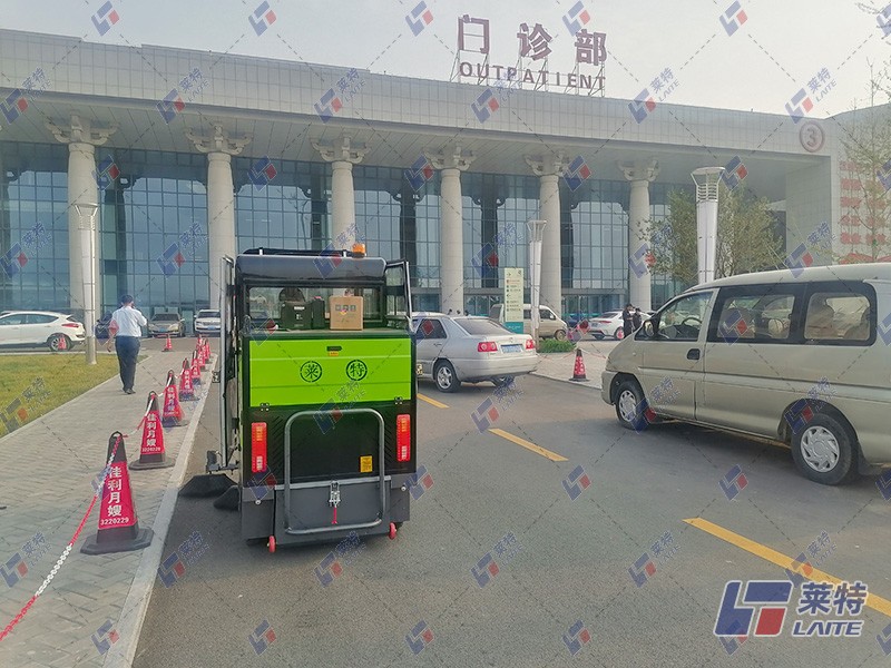 电动扫地车成为了医院里的道路清扫神器